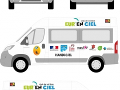 Le minibus Handiciel et ses logos
